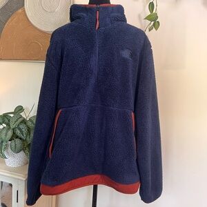 The North Face Men's Navy with Rust Trim Sherpa Pullover